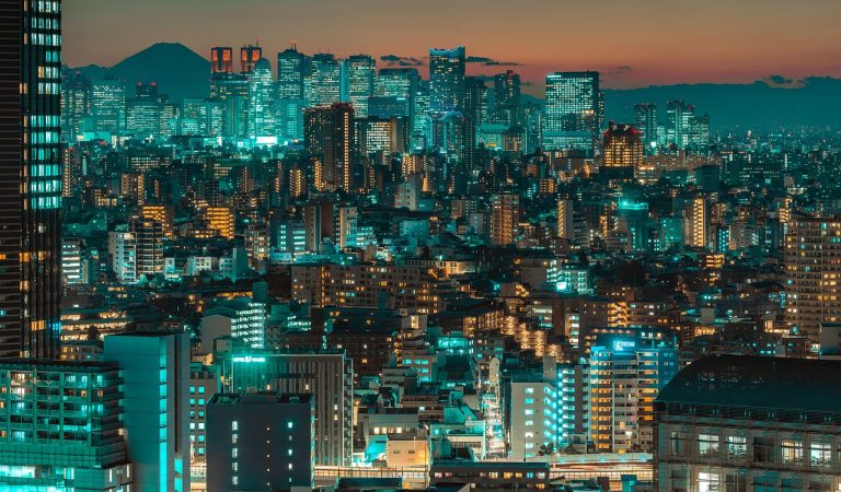 Marketing Authenticity in an AI-Generated World: How to Stand Out When Everything Looks the Same