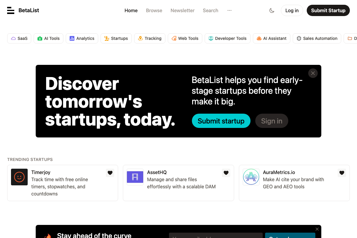 BetaList homepage showing the startup discovery interface and 'Submit Startup' free listing entry point